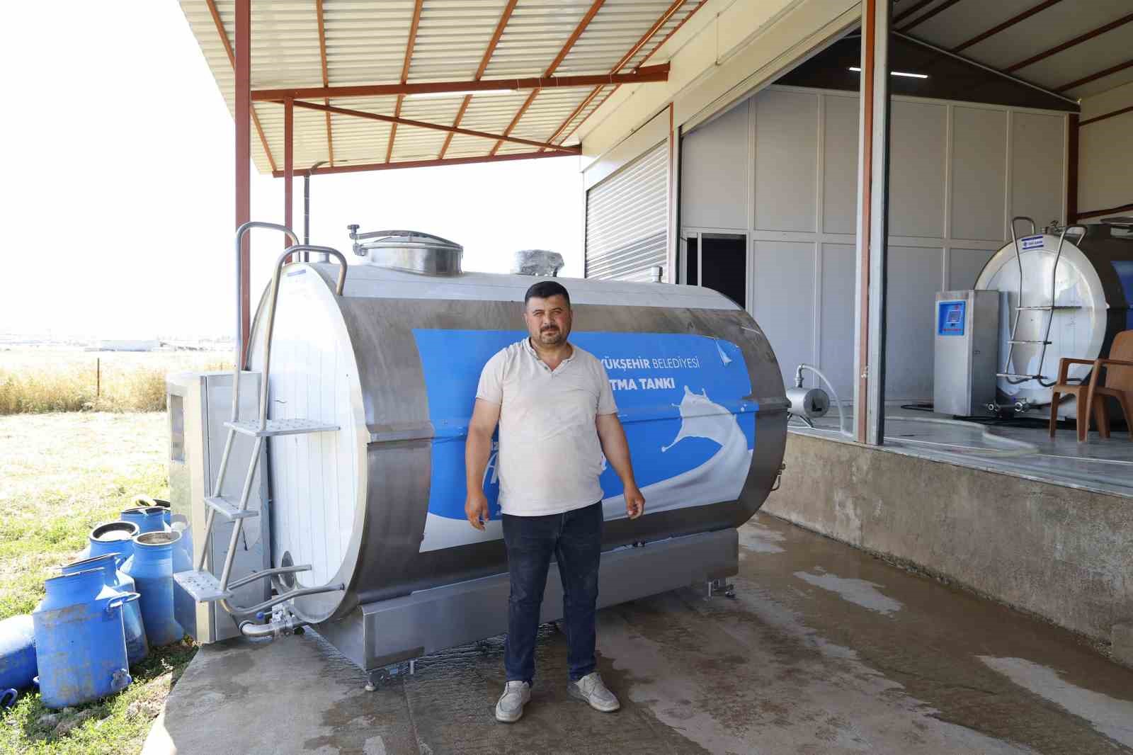 Antalya Büyükşehir Belediyesi’nin süt tankı desteği sürüyor