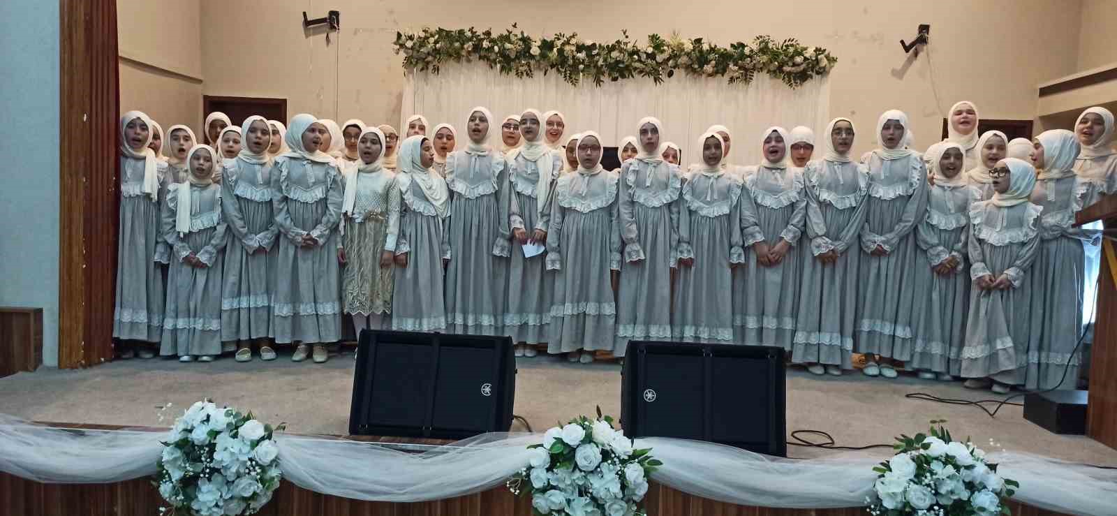 Devrek’te Yaz Kur’an Kursu öğrencilerinden mezuniyet sevinci