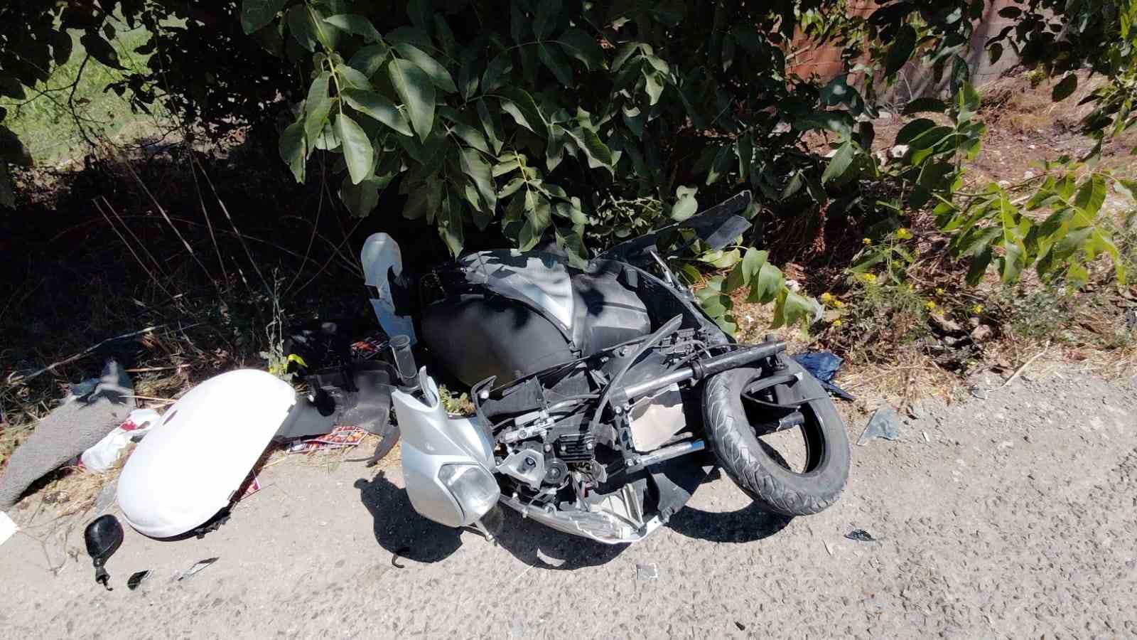 Bolu’da otomobille çarpışan motosikletin sürücüsü yaralandı