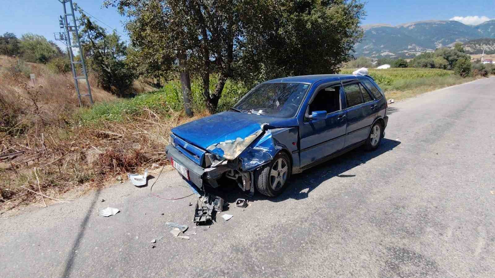 Bolu’da otomobille çarpışan motosikletin sürücüsü yaralandı