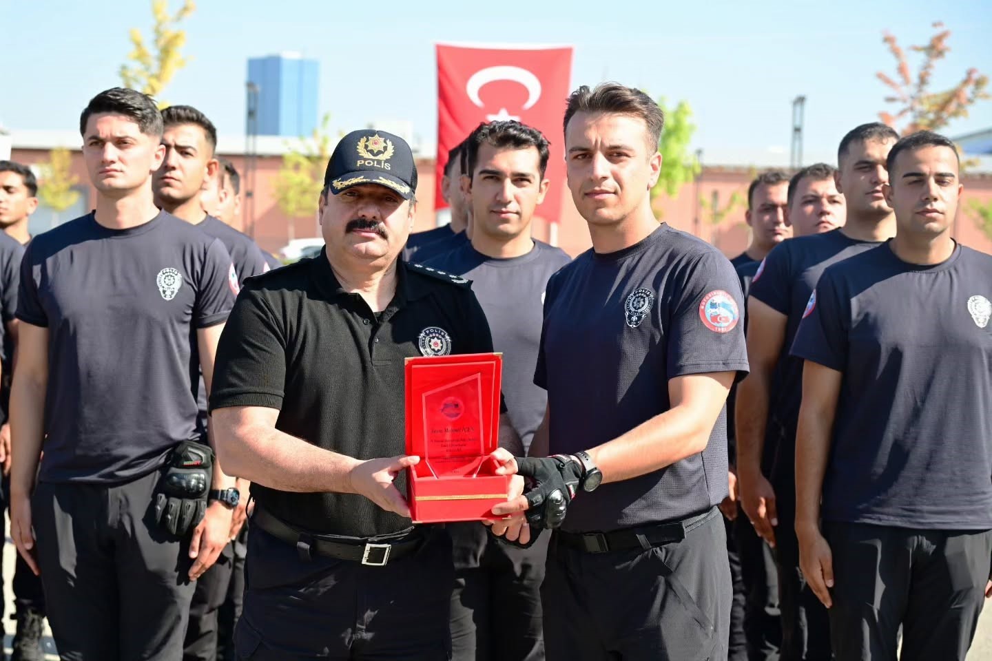 Bursa’da yunus polisleri temel eğitim kursunu tamamladı