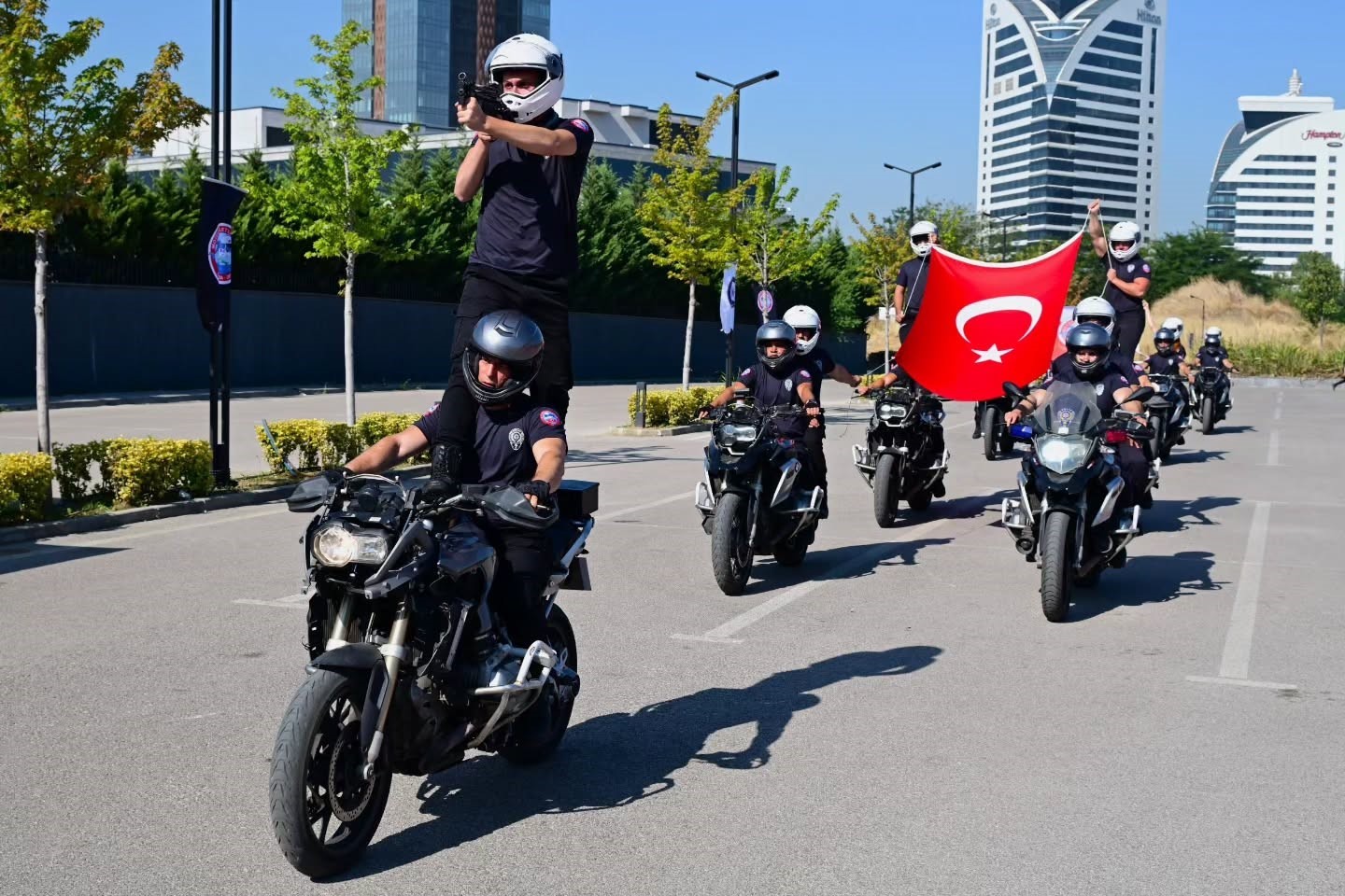 Bursa’da yunus polisleri temel eğitim kursunu tamamladı
