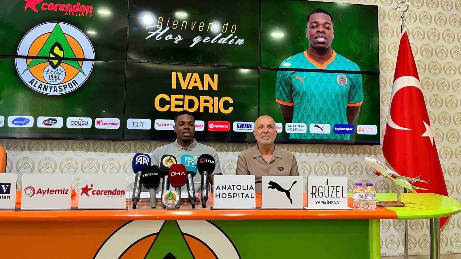 Corendon Alanyaspor, Ivan Cedric’i kadrosuna kattı