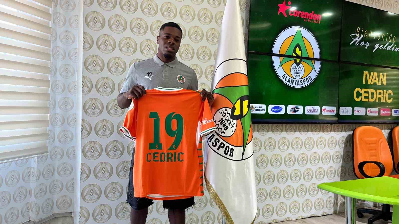 Corendon Alanyaspor, Ivan Cedric’i kadrosuna kattı