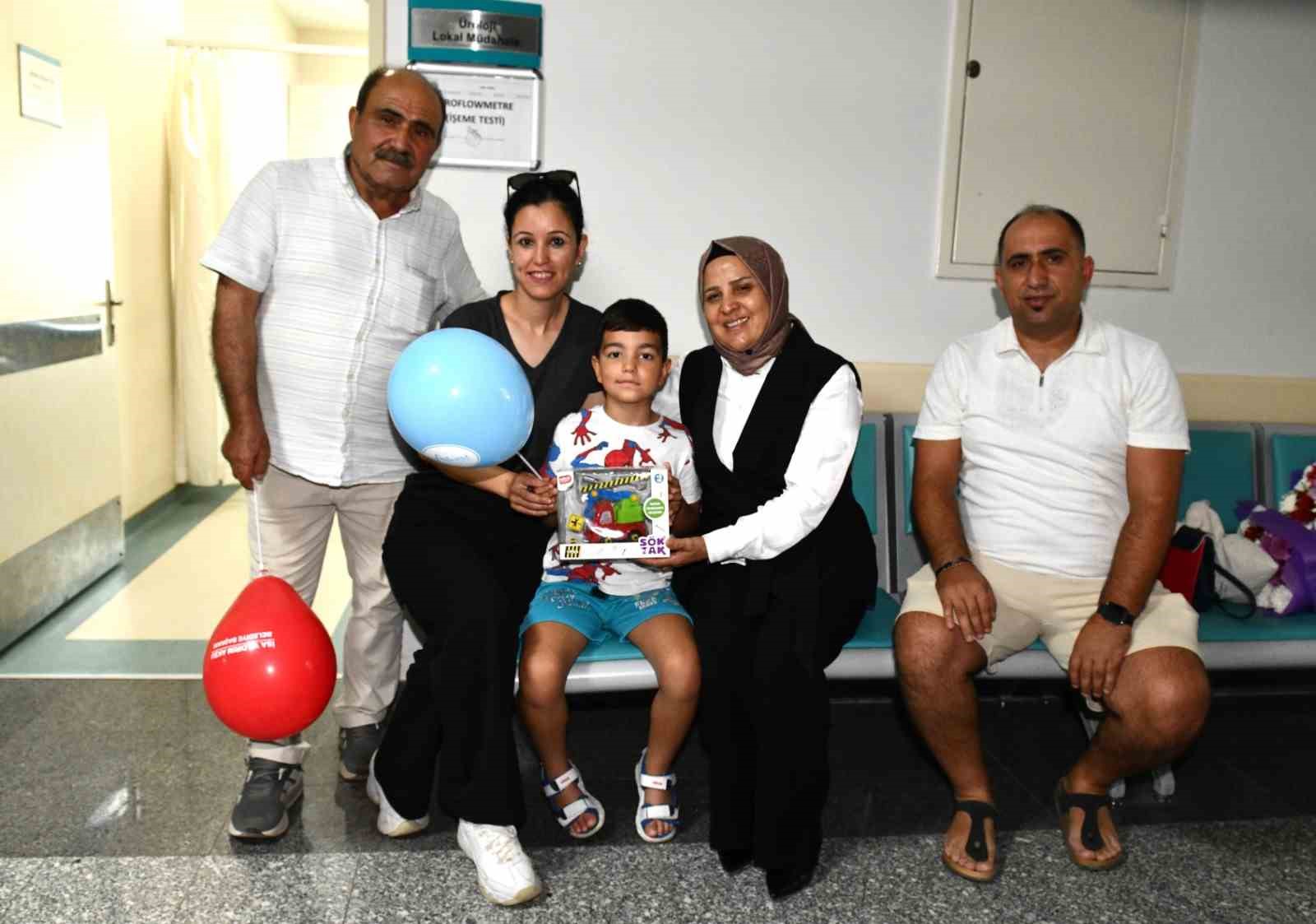 Aksu Belediyesi’nden çocuklara sünnet hizmeti