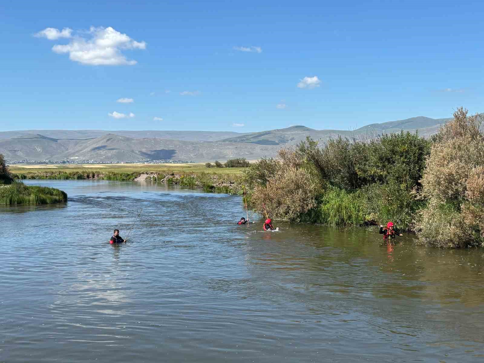 Atıyla nehre giren çoban kayboldu
