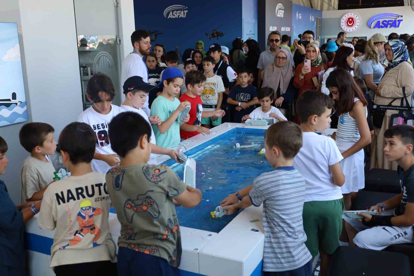 Gemi delen PİRANA, hedef seçen MALAMAN