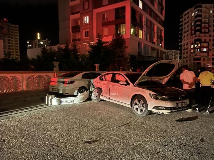 Niğde’de zincirleme kaza: 5 araca hasar veren sürücü olay yerinden kaçtı