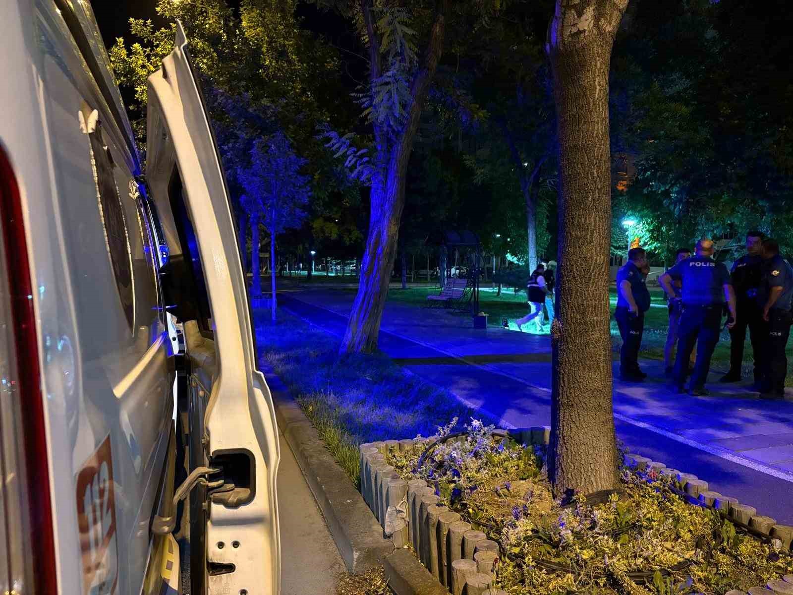 Otostopla aracına aldığı şahıslar tarafından bıçaklandı: 1 ağır yaralı