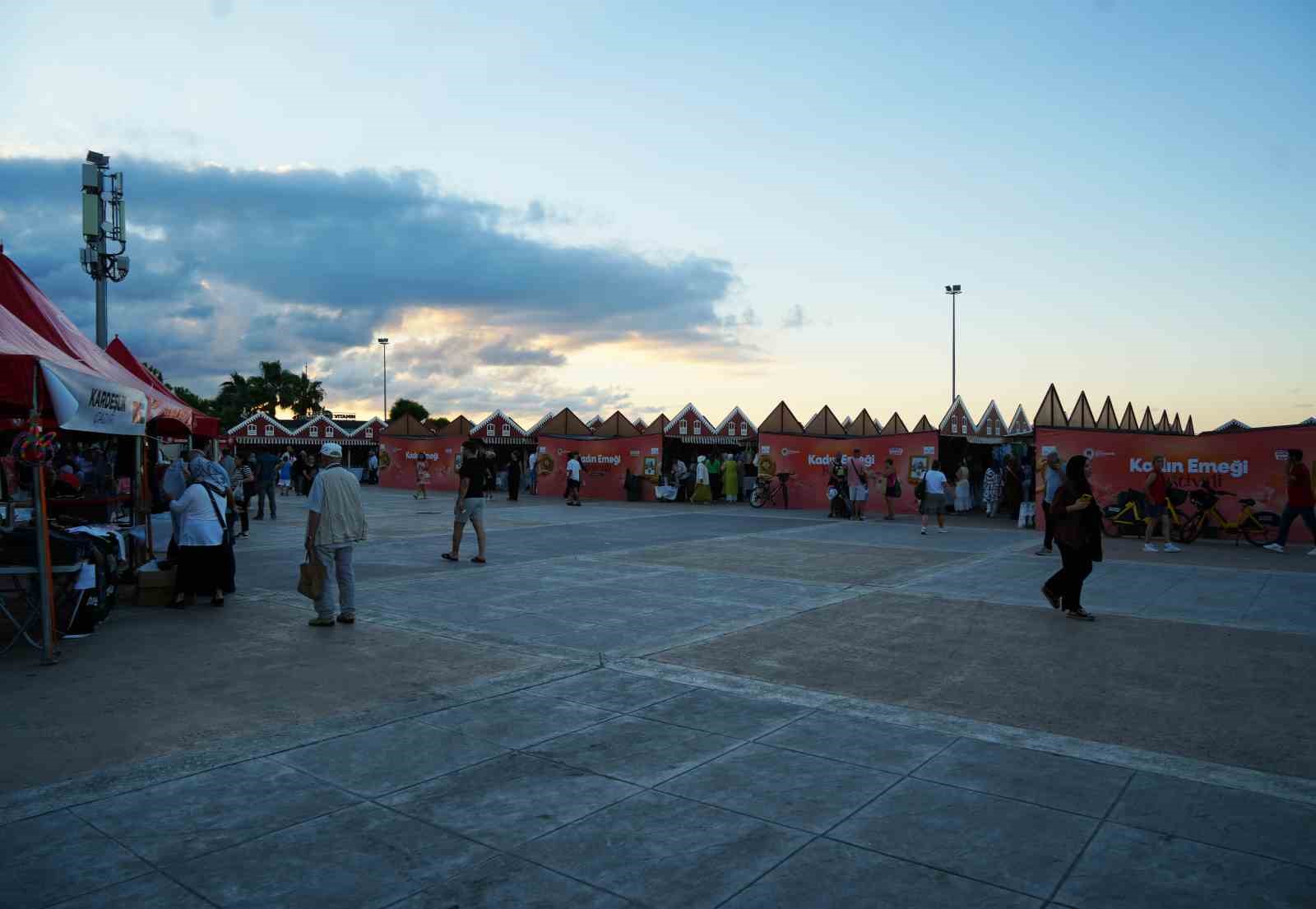 Kadın Emeği Festivali’nde el emeği ürünlere yoğun ilgi