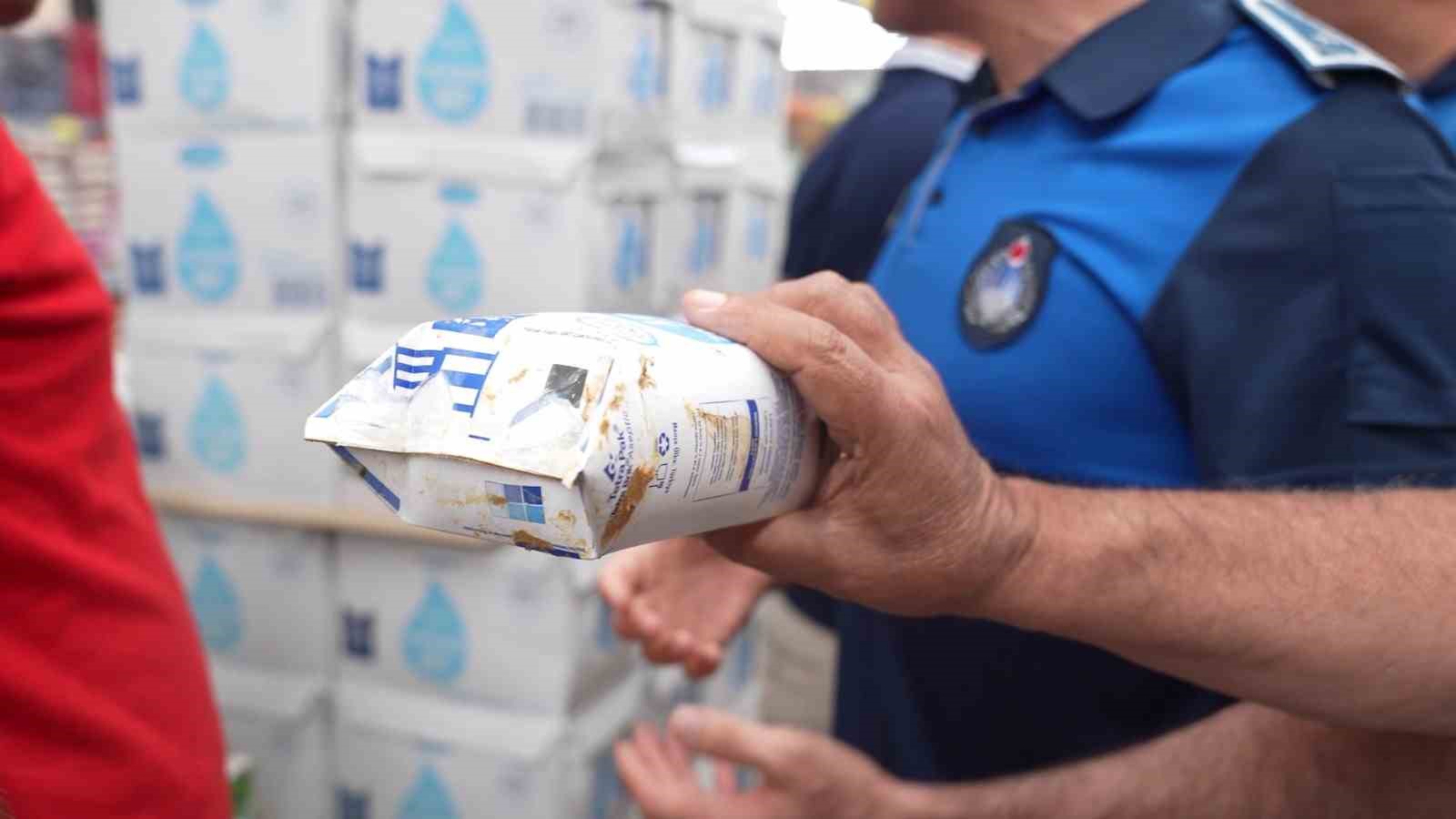 Maltepe’de ruhsatsız ve sağlıksız şartlarda faaliyet gösteren zincir market kapatıldı