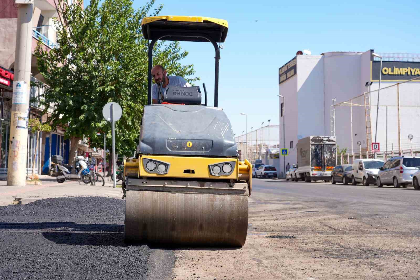 Bağlar’da 5 cadde sıcak asfaltla yenileniyor