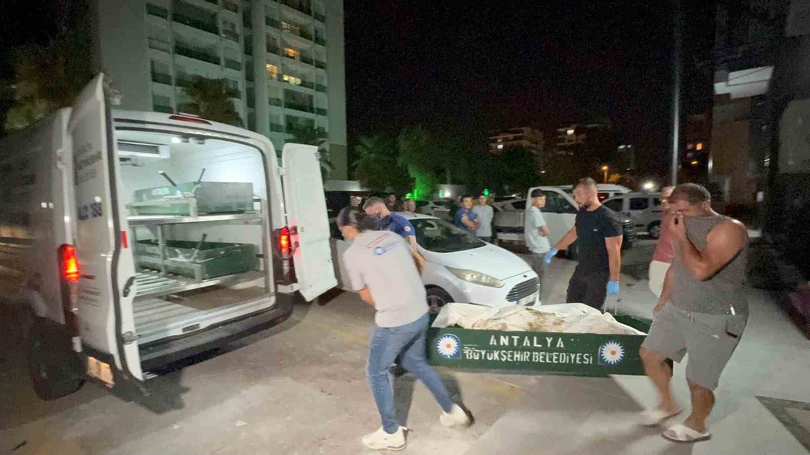 Antalya’da Norveç asıllı yaşlı adam evinde ölü bulundu