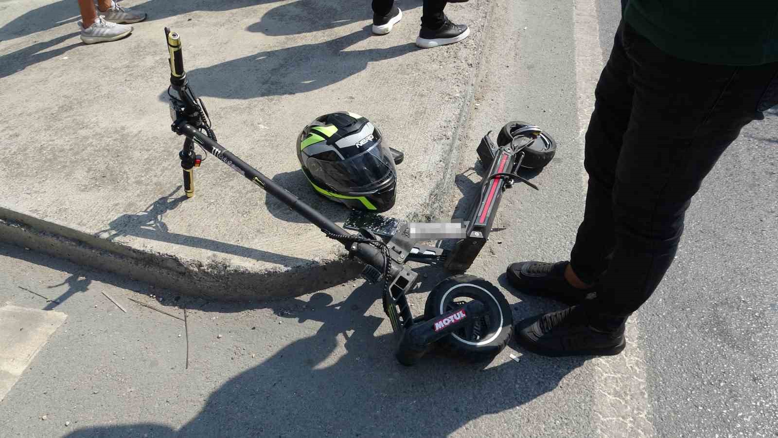 Kartal’da minibüsün çarptığı scooter sürücüsü ağır yaralandı