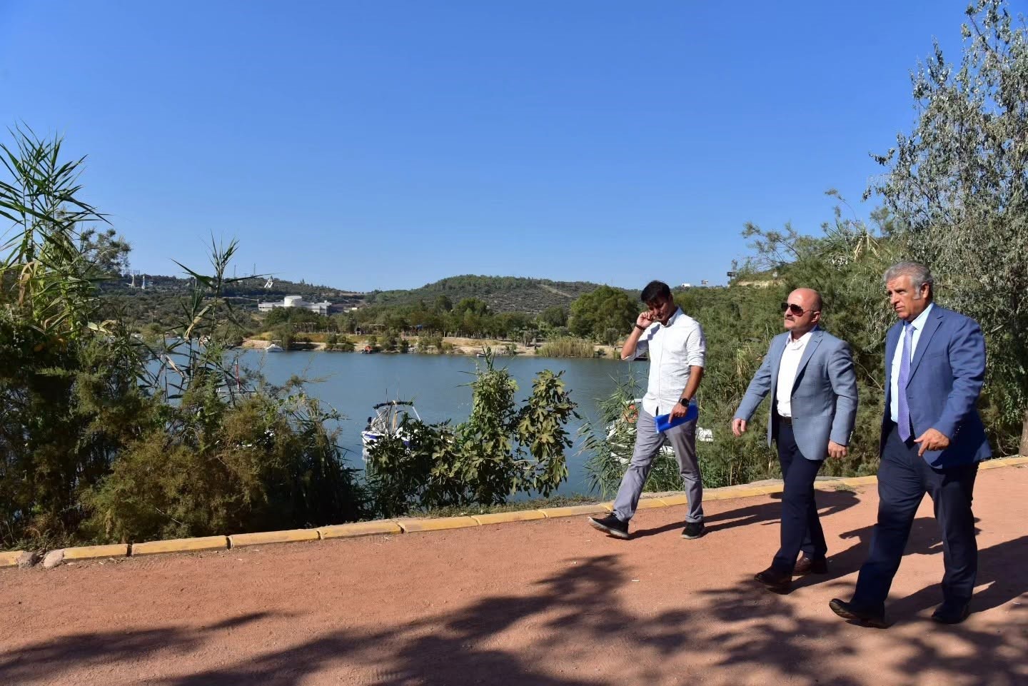 Vali Varol, Kuşadası’nda incelemelerde bulundu