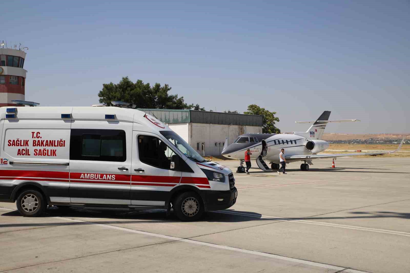 Bıçaklanan Milletvekili Melih Meriç ambulans uçakla İstanbul’a sevkedildi