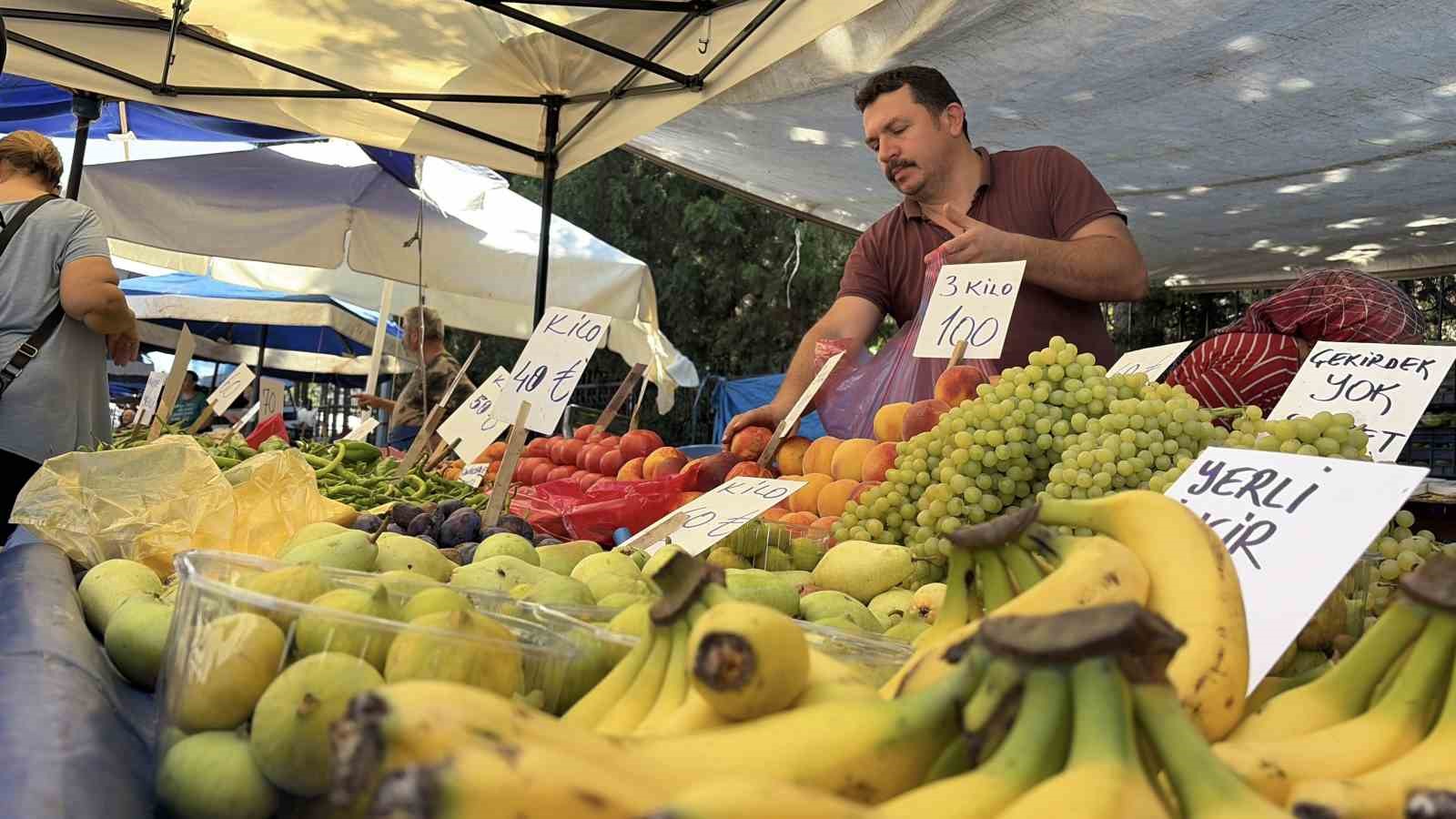Kırklareli’nde semt pazarlarındaki fiyatlardan hem vatandaş hem de pazarcı memnun
