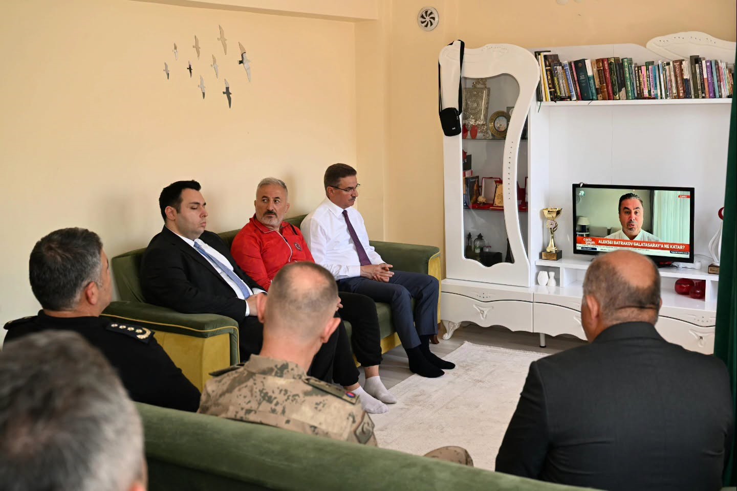 Erzurum Valisi Aydın Baruş’tan İspir’de anlamlı ziyaret: Şehit ailesi ve gaziye vefa