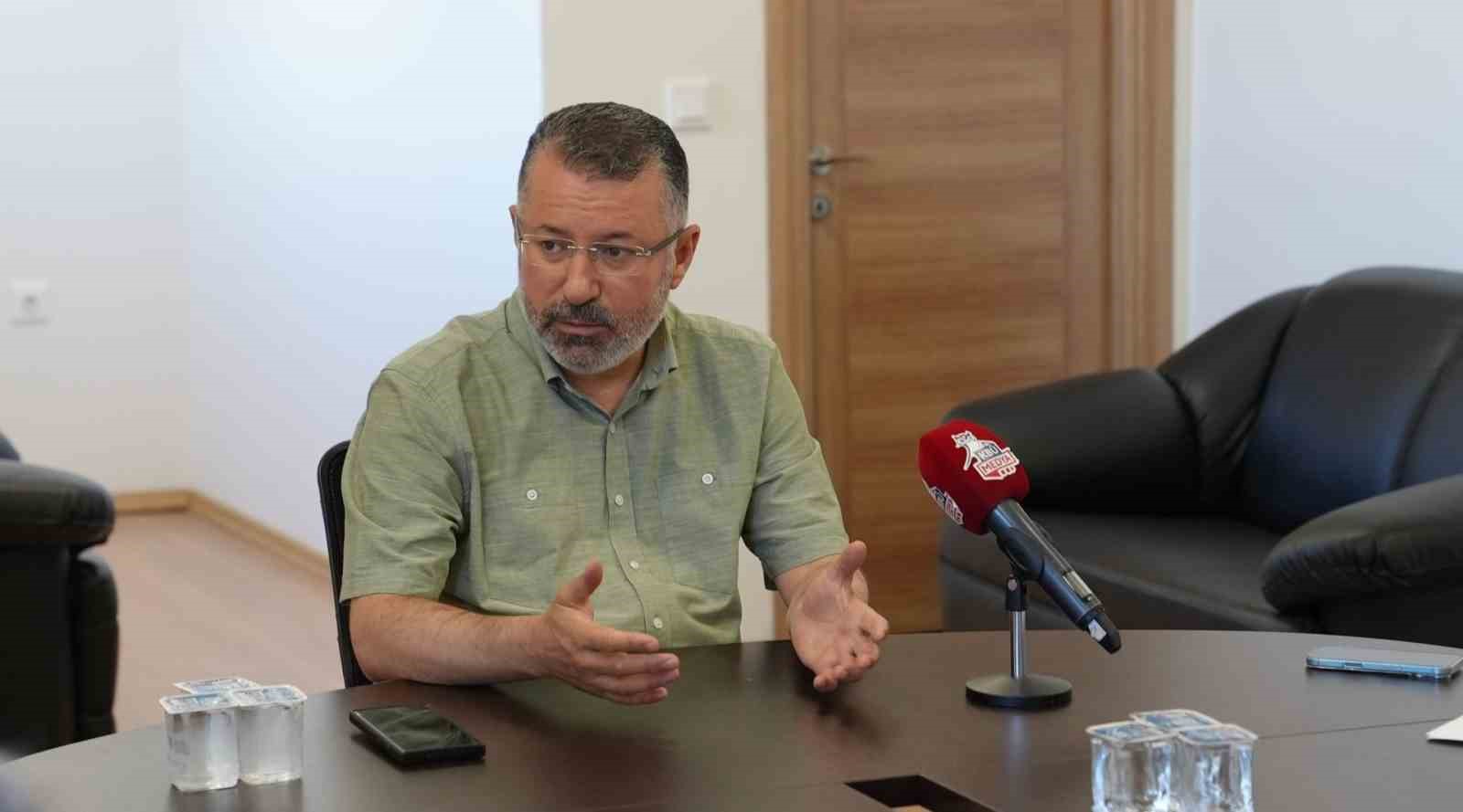 KBÜ’de yeni dönem hedefleri İletişim Fakültesinde ele alındı