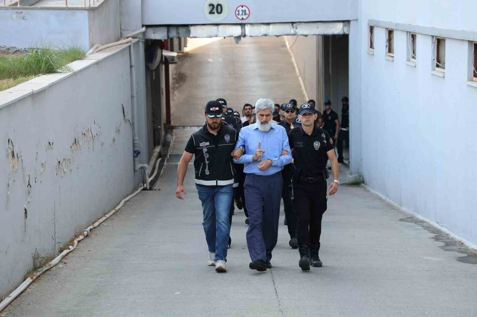 "Alparslan Kuytul Suç Örgütü" soruşturmasında 56 şüpheli adliyeye sevk edildi.