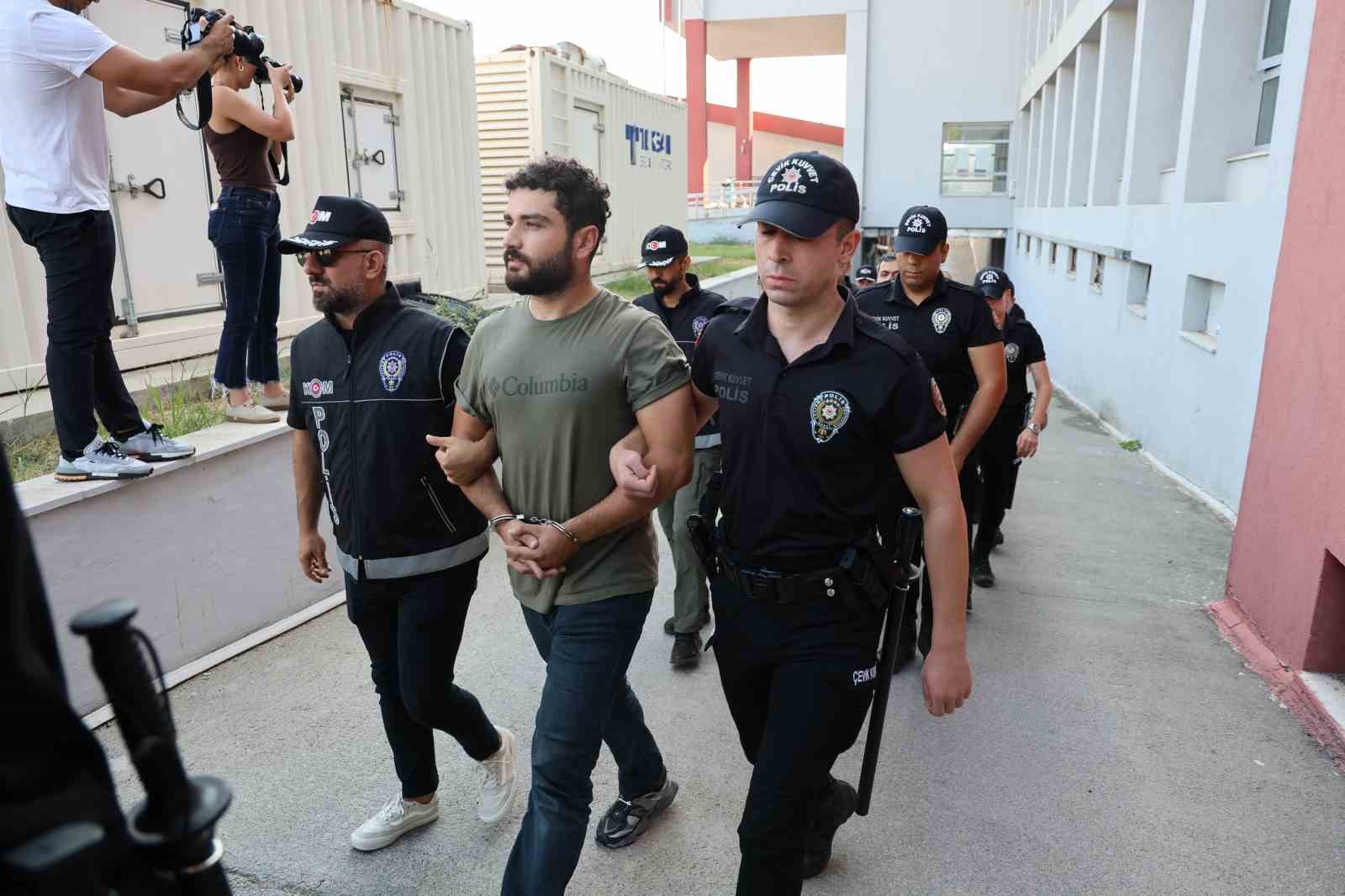 "Alparslan Kuytul Suç Örgütü" soruşturmasında 56 şüpheli adliyeye sevk edildi.