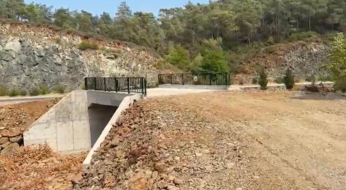 Çetibeli’nde orman ve yerleşim alanlarını ayıran yol tamamlandı