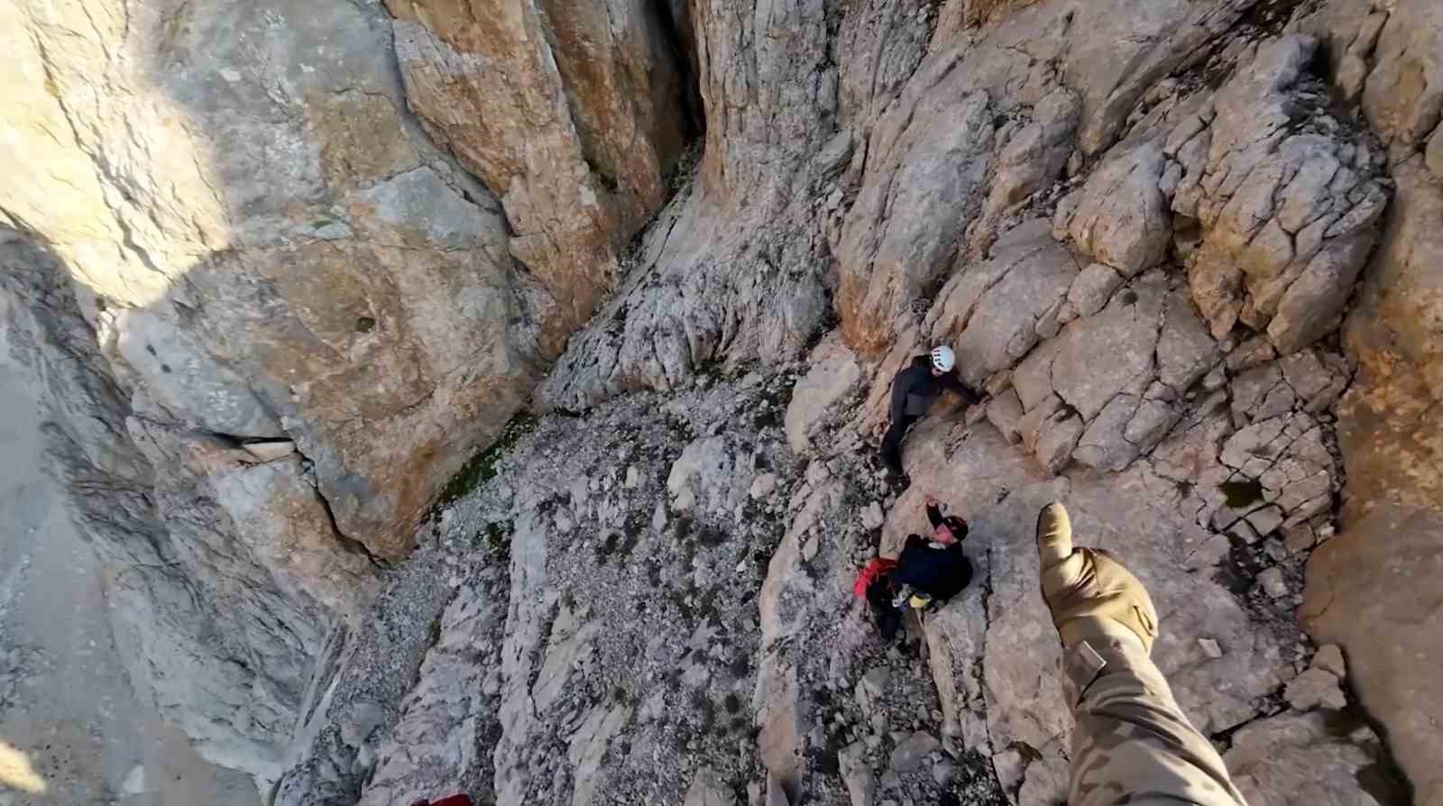 MSB, Aladağlar’daki İngiliz dağcının kurtarılma görüntülerini paylaştı