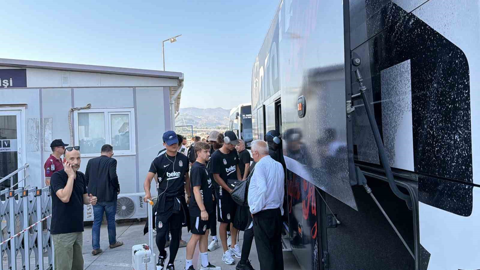 Beşiktaş kafilesi, Antalya’da