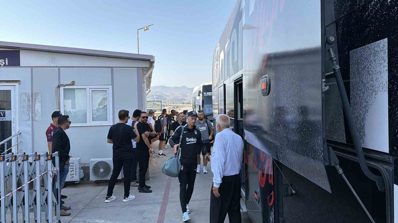 Beşiktaş kafilesi, Antalya’da