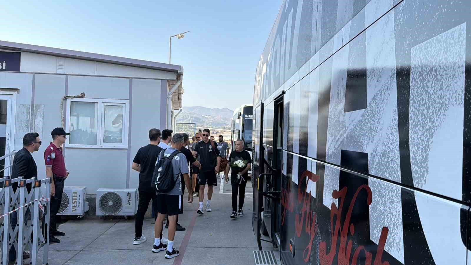 Beşiktaş kafilesi, Antalya’da