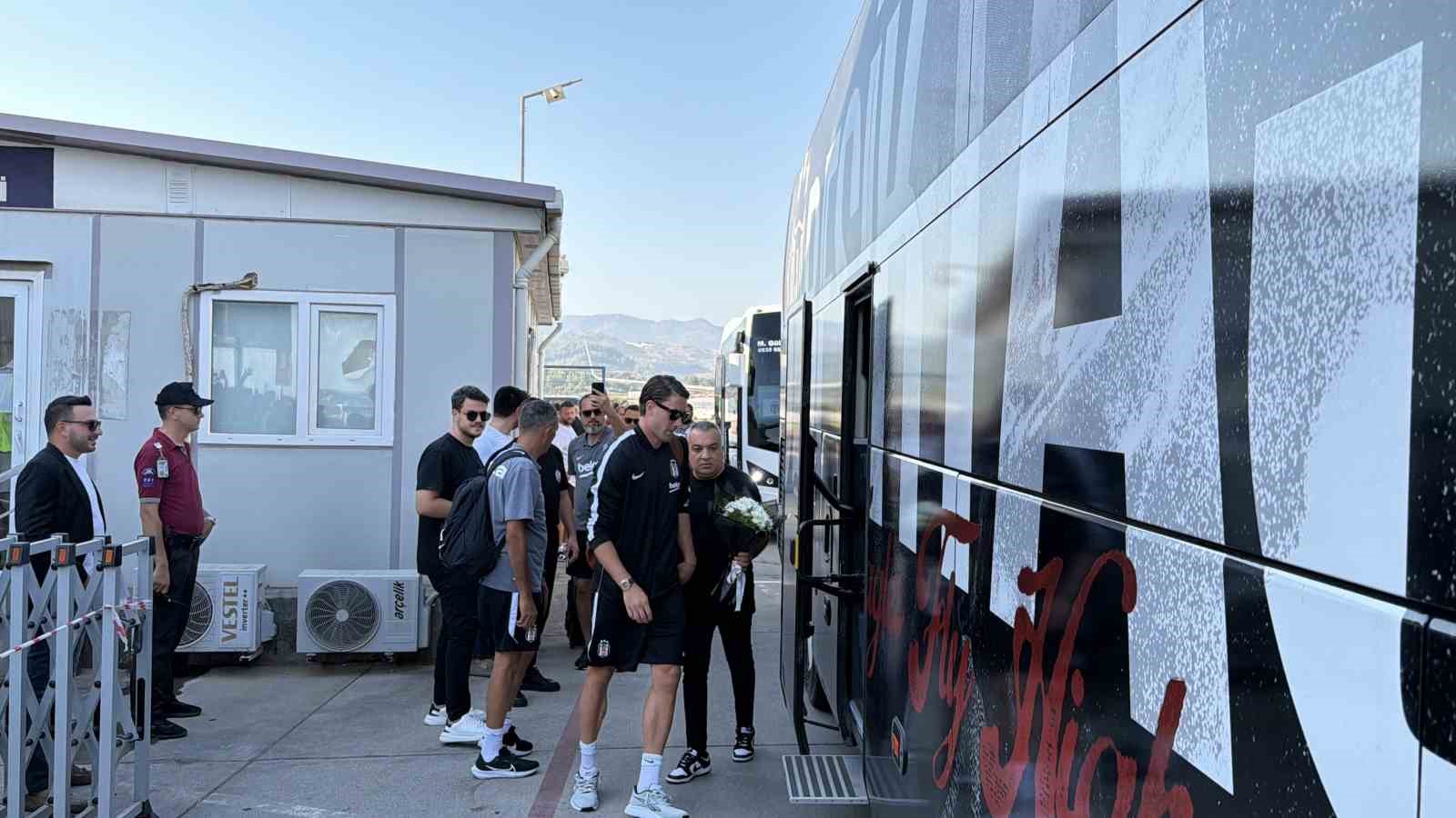 Beşiktaş kafilesi, Antalya’da