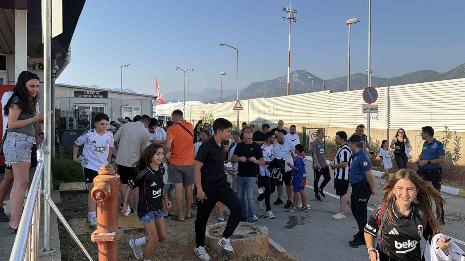 Beşiktaş kafilesi, Antalya’da