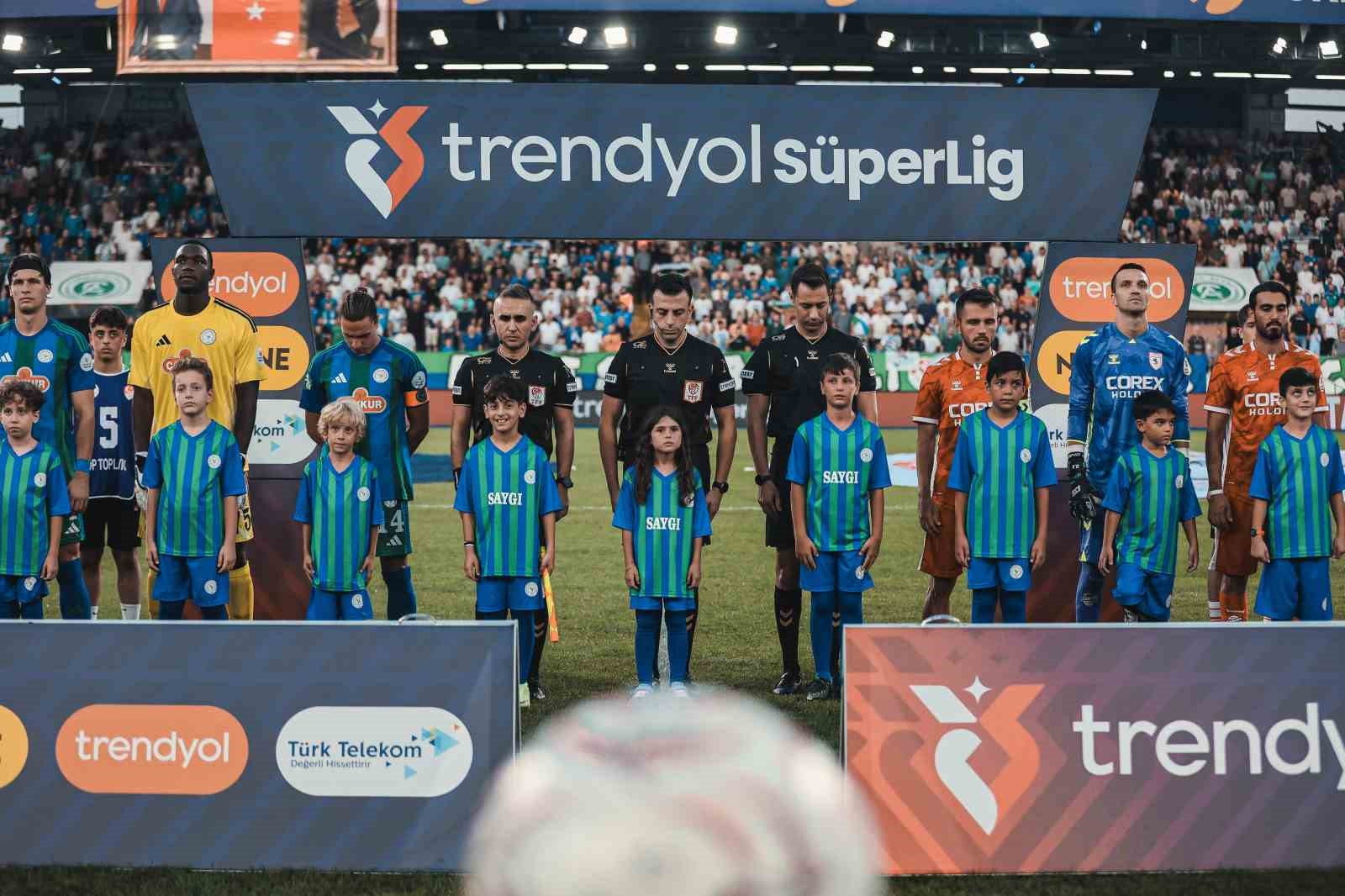 Trendyol Süper Lig: Çaykur Rizespor: 0 - Samsunspor: 1 (İlk yarı)