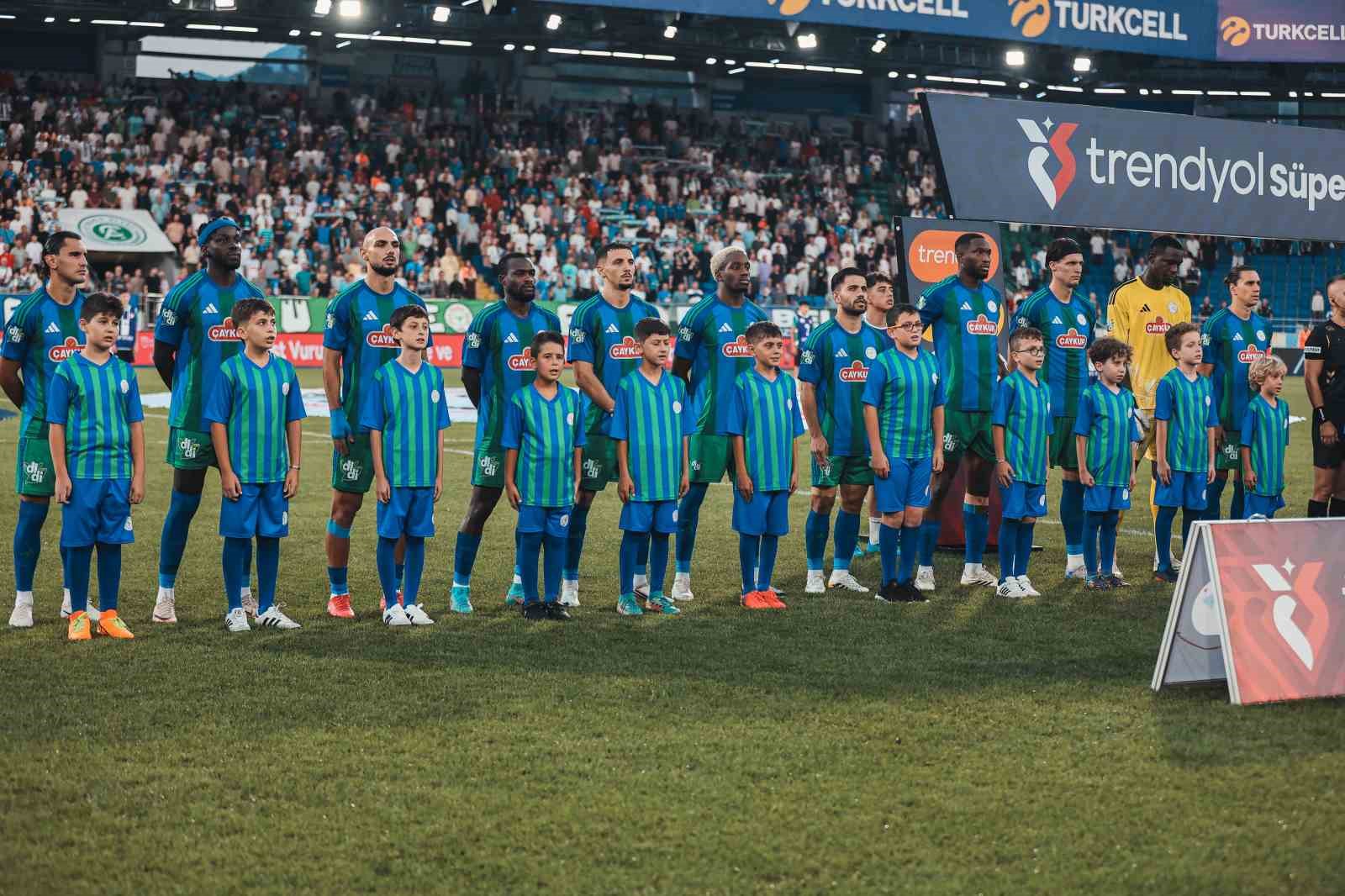 Trendyol Süper Lig: Çaykur Rizespor: 0 - Samsunspor: 1 (İlk yarı)