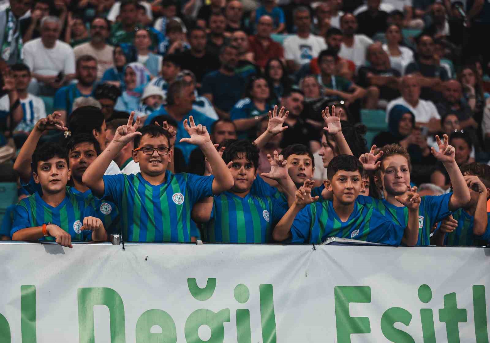Trendyol Süper Lig: Çaykur Rizespor: 0 - Samsunspor: 1 (İlk yarı)