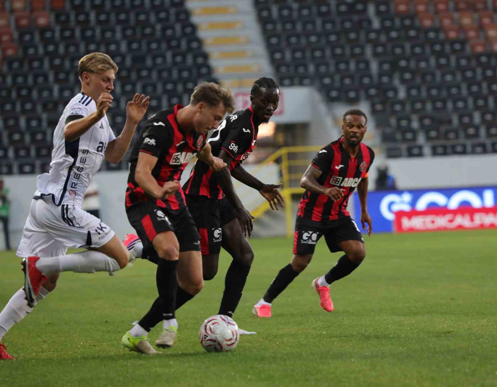 Trendyol Süper Lig: Çorum FK: 0 - Kasımpaşa: 1 (İlk yarı)