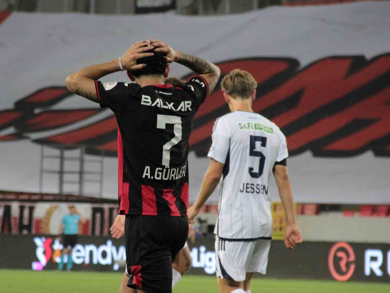 Trendyol Süper Lig: Çorum FK: 0 - Kasımpaşa: 1 (İlk yarı)