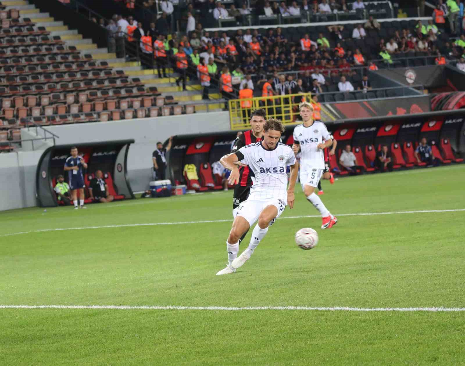 Trendyol Süper Lig: Çorum FK: 0 - Kasımpaşa: 1 (İlk yarı)
