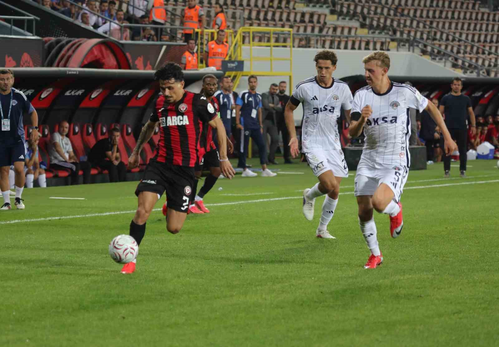 Trendyol Süper Lig: Çorum FK: 0 - Kasımpaşa: 1 (İlk yarı)