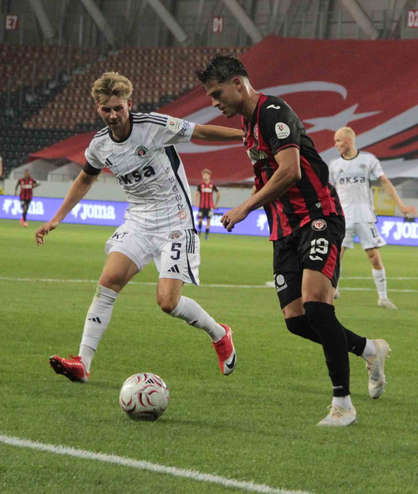 Trendyol Süper Lig: Çorum FK: 0 - Kasımpaşa: 1 (İlk yarı)