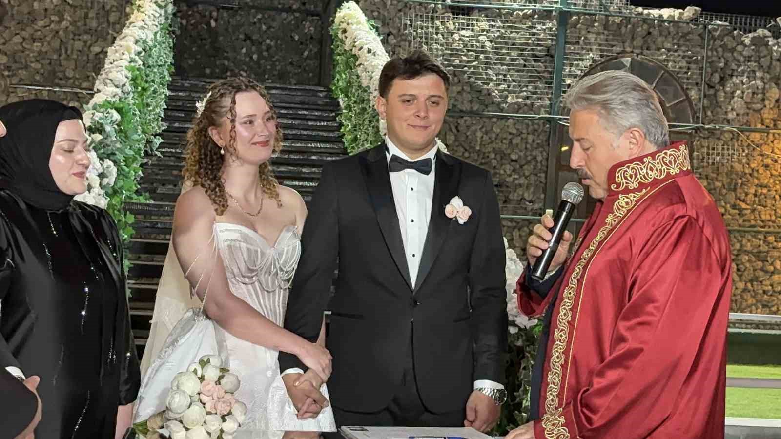 Başeğmez ailesinin mutlu günü