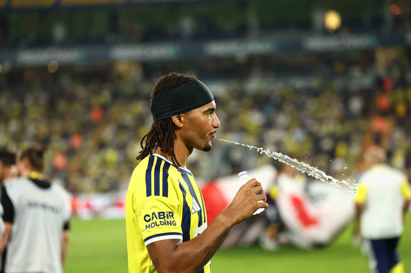 Trendyol Süper Lig: Fenerbahçe: 1 - Konyaspor: 1 (Maç devam ediyor)