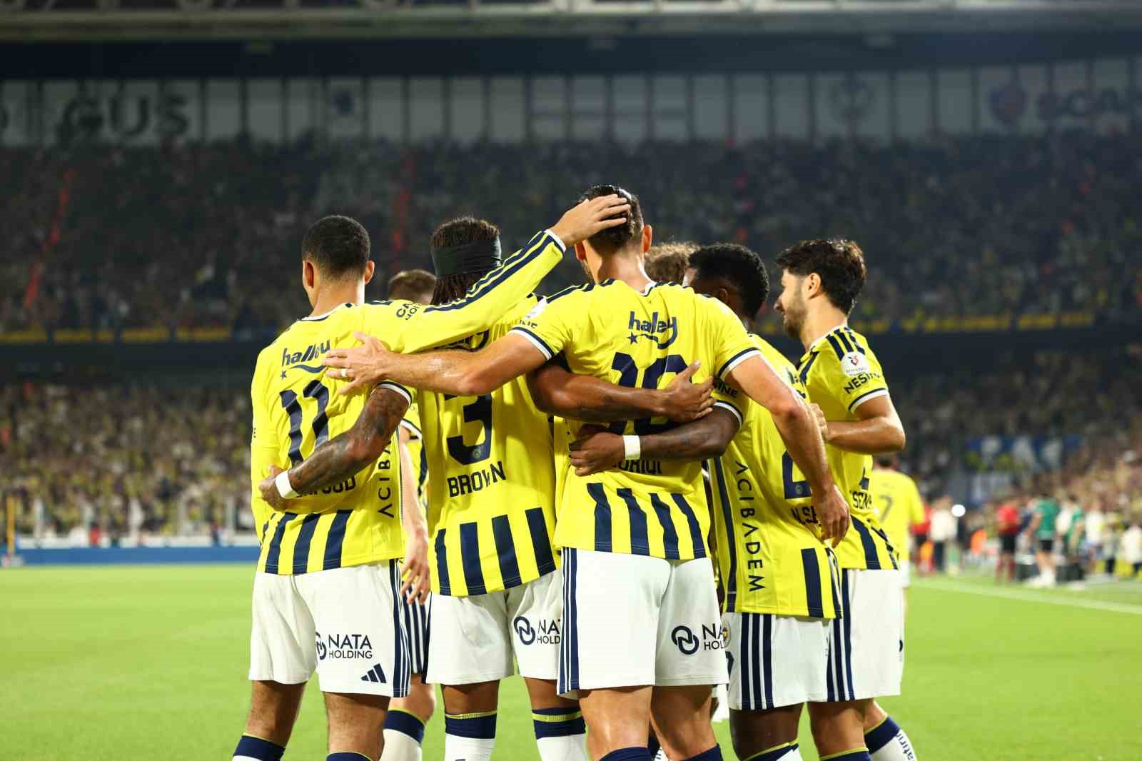 Trendyol Süper Lig: Fenerbahçe: 1 - Konyaspor: 1 (Maç devam ediyor)