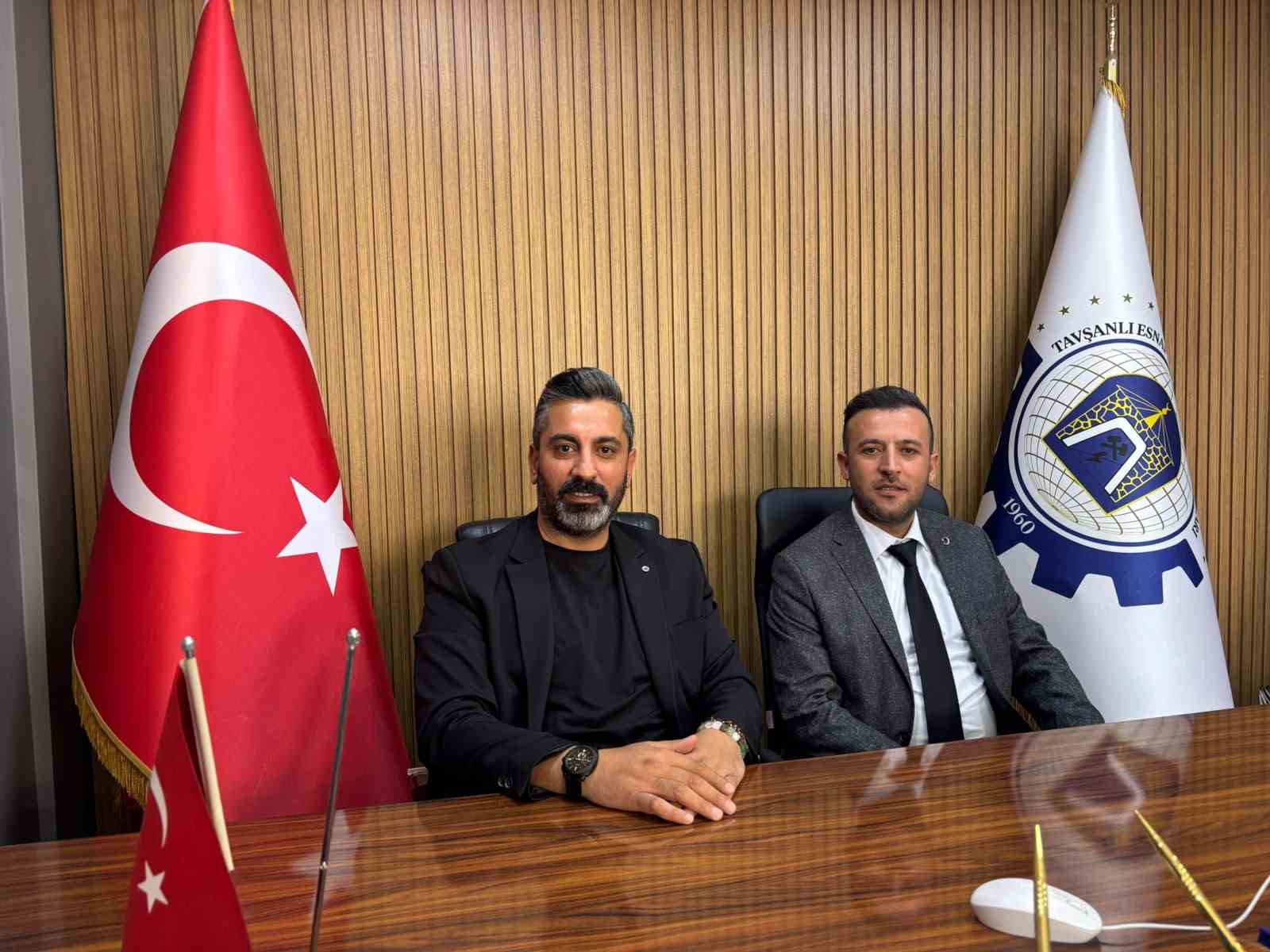 Tavşanlı’da berber ve kuaför esnafının sorunları masaya yatırıldı
