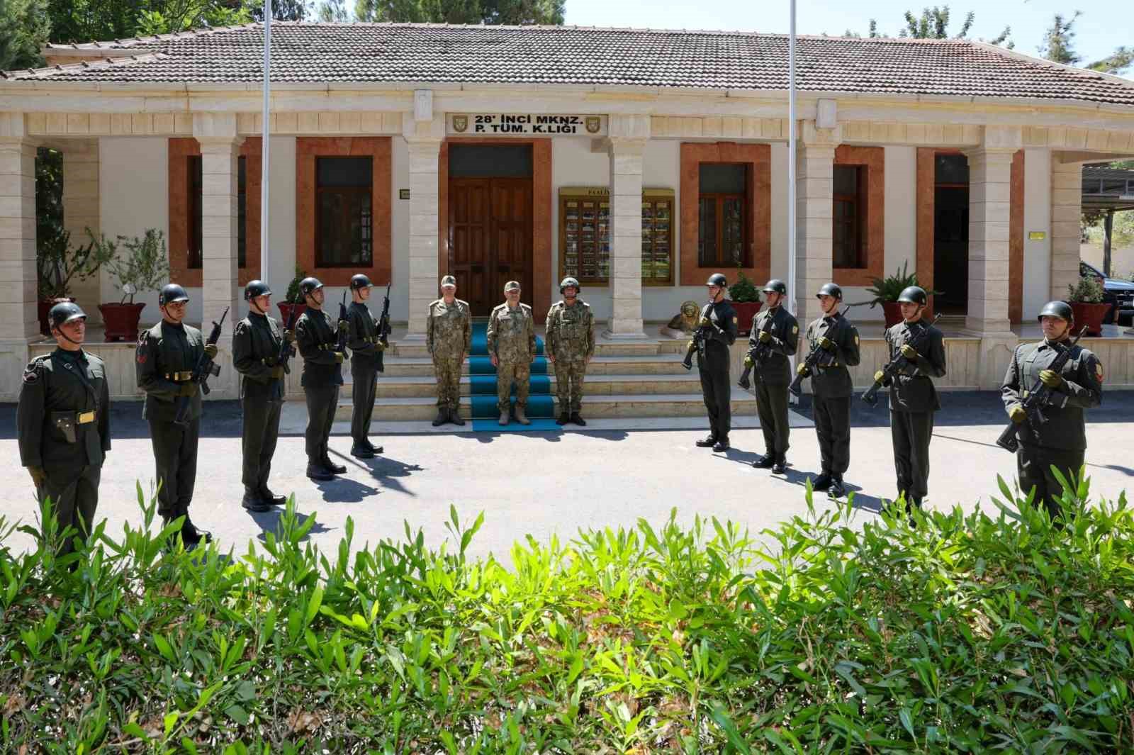 Kıbrıs Türk Barış Kuvvetleri Komutanlığı’nda devir teslim töreni