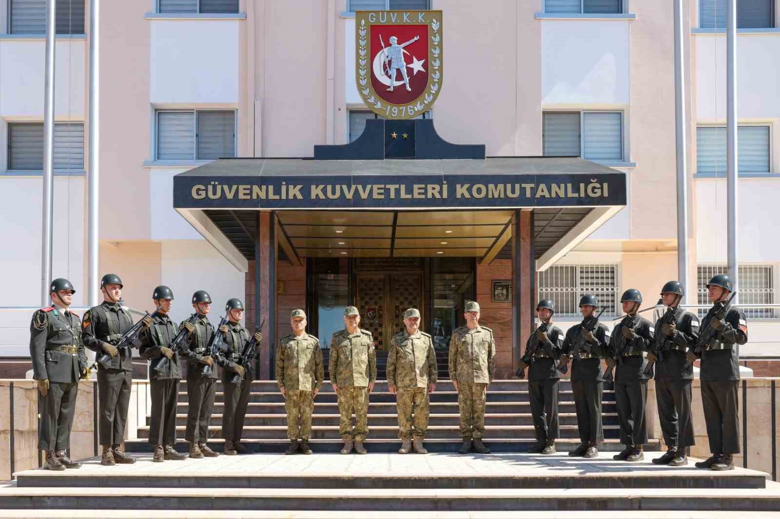 Kıbrıs Türk Barış Kuvvetleri Komutanlığı’nda devir teslim töreni