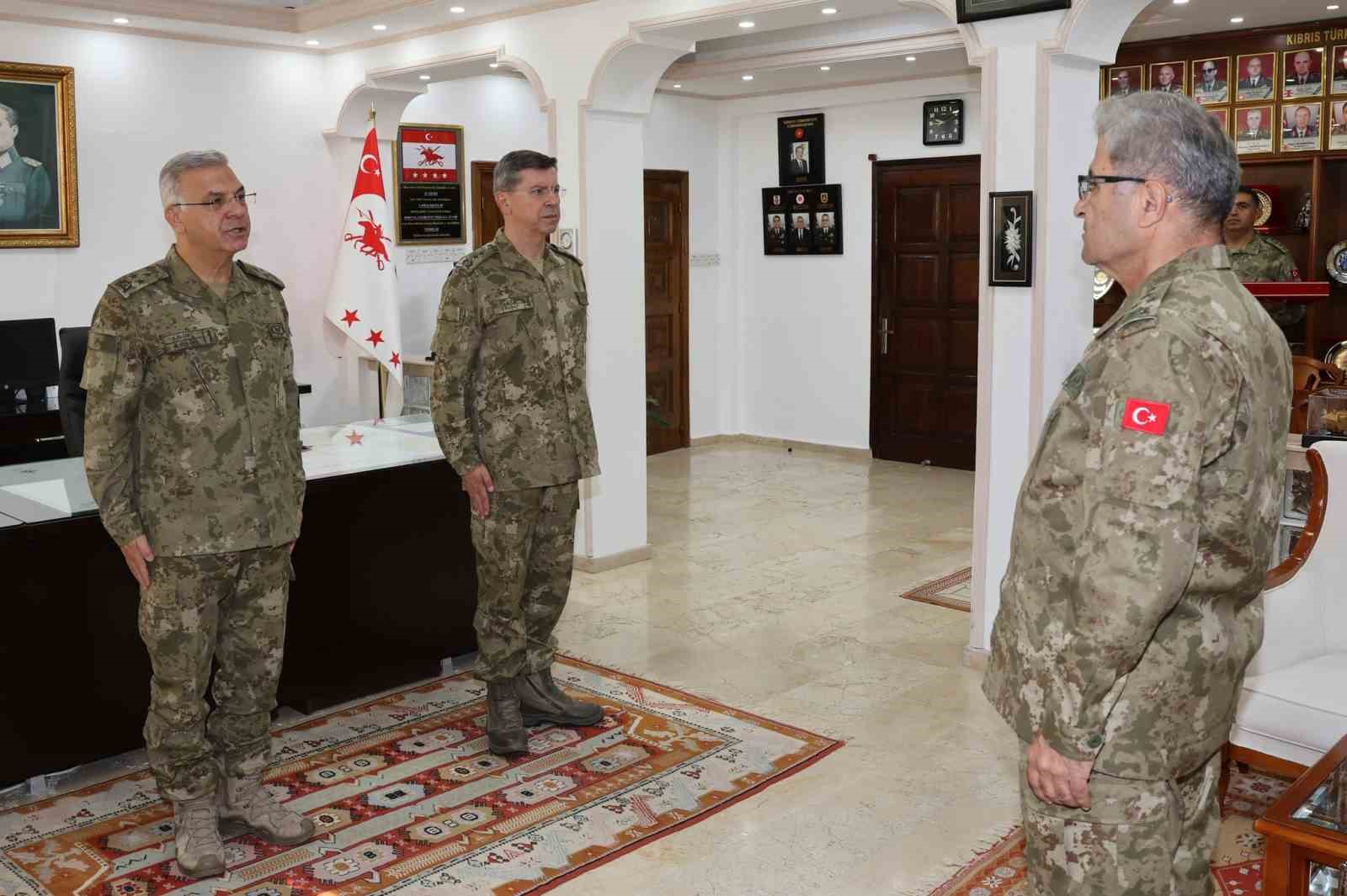 Kıbrıs Türk Barış Kuvvetleri Komutanlığı’nda devir teslim töreni