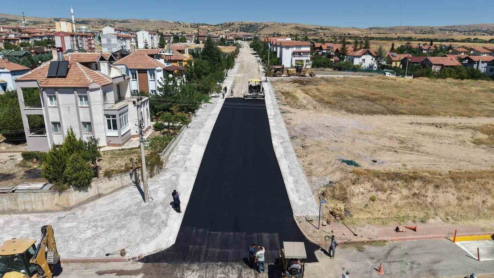 Kırıkkale Belediyesi, Osmangazi Mahallesi’nin yollarını yeniliyor
