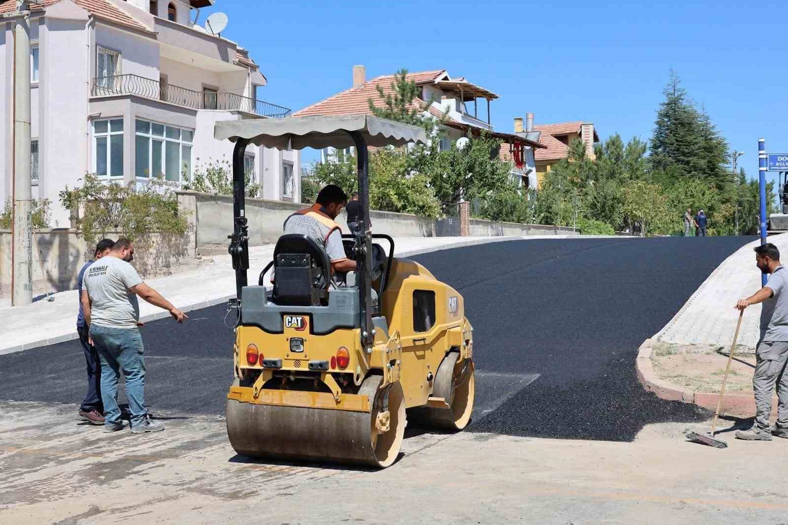 Kırıkkale Belediyesi, Osmangazi Mahallesi’nin yollarını yeniliyor