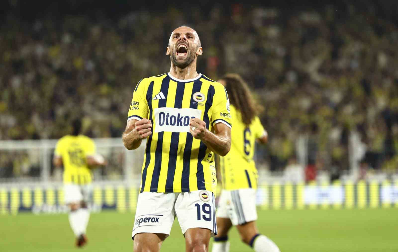 Trendyol Süper Lig: Fenerbahçe: 3 - Konyaspor: 1 (İlk yarı)